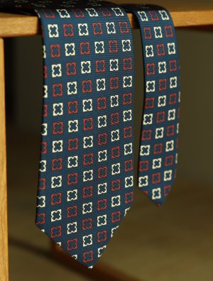 画像4: Atto Vannucci (アットヴァンヌッチ)　　シルク　ネイビー　レッド×ホワイト　小紋　オールシーズン