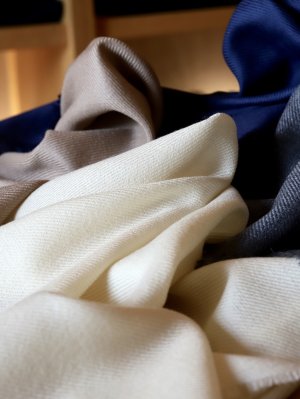 画像6: ROSI (ローズィ)　ウール　ストール　オフホワイト　秋冬