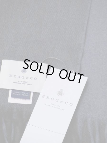 画像2: BEGG&Co（ベグ）ARRAN　FRAME　カシミアマフラー　ブラックベース　秋冬対応 (2)