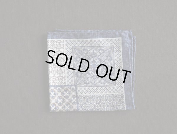 画像2: ROSI (ローズィ)　ベージュ　ブルー　ブラウン　アラベスク　リバーシブル　シルク　チーフ (2)