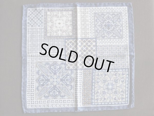 画像4: ROSI (ローズィ)　ベージュ　ブルー　ブラウン　アラベスク　リバーシブル　シルク　チーフ (4)