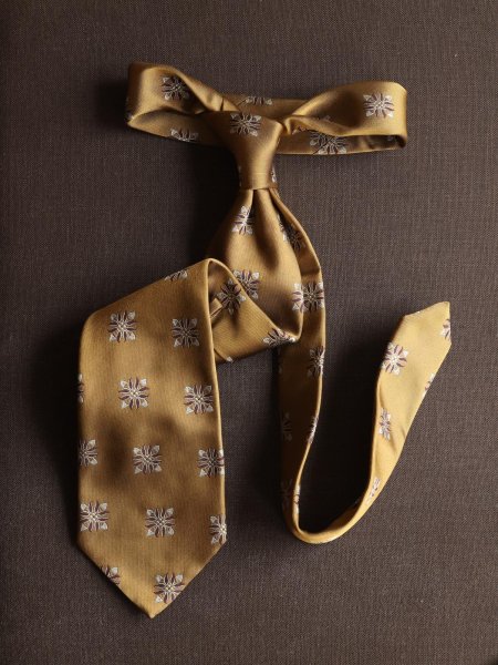 画像3: Atto Vannucci (アットヴァンヌッチ)　　シルク　金茶　花柄　ジャガード　オールシーズン (3)